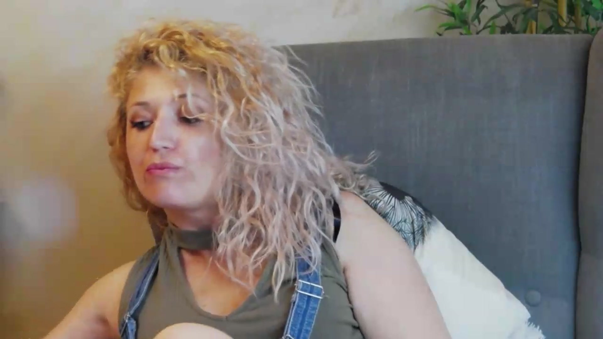Gallery image thumbnail from SassyKate's myfreecams stream on, 08/14/2026, 24:00 image 7 of 20