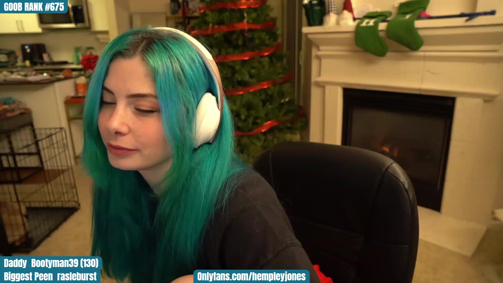 Gallery image thumbnail from SassyMcFucker's myfreecams stream on, 12/13/2022, 02:20 image 14 of 20