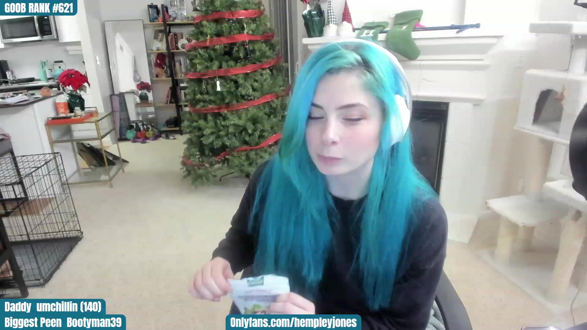 Gallery image thumbnail from SassyMcFucker's myfreecams stream on, 12/13/2022, 02:20 image 20 of 20