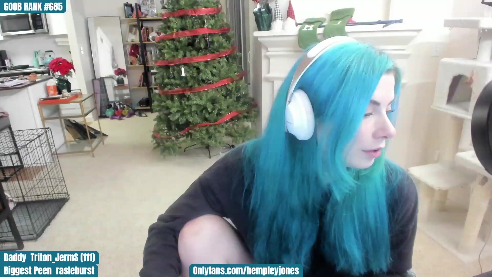 Gallery image thumbnail from SassyMcFucker's myfreecams stream on, 12/13/2022, 02:20 image 10 of 20