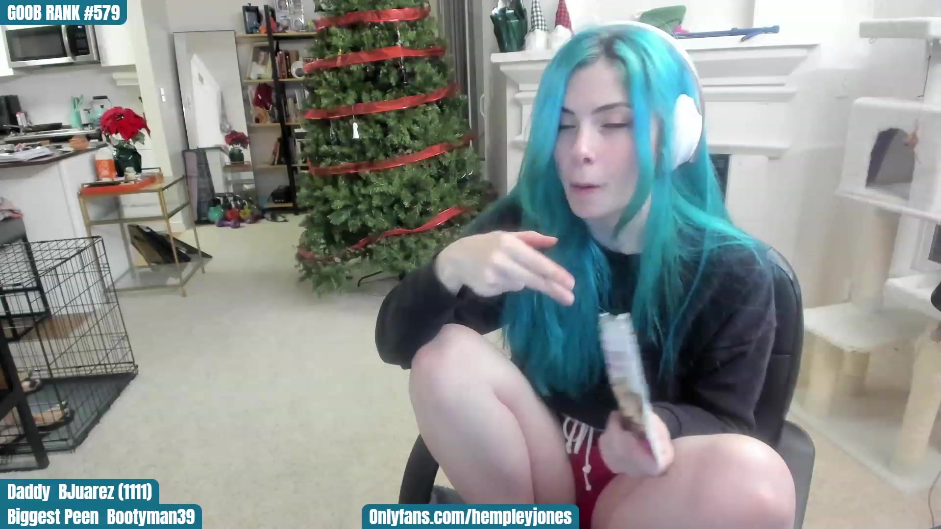 Gallery image thumbnail from SassyMcFucker's myfreecams stream on, 12/13/2022, 03:04 image 17 of 20