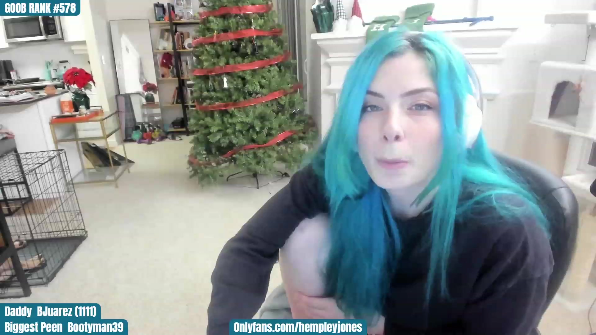 Gallery image thumbnail from SassyMcFucker's myfreecams stream on, 12/13/2022, 03:04 image 11 of 20