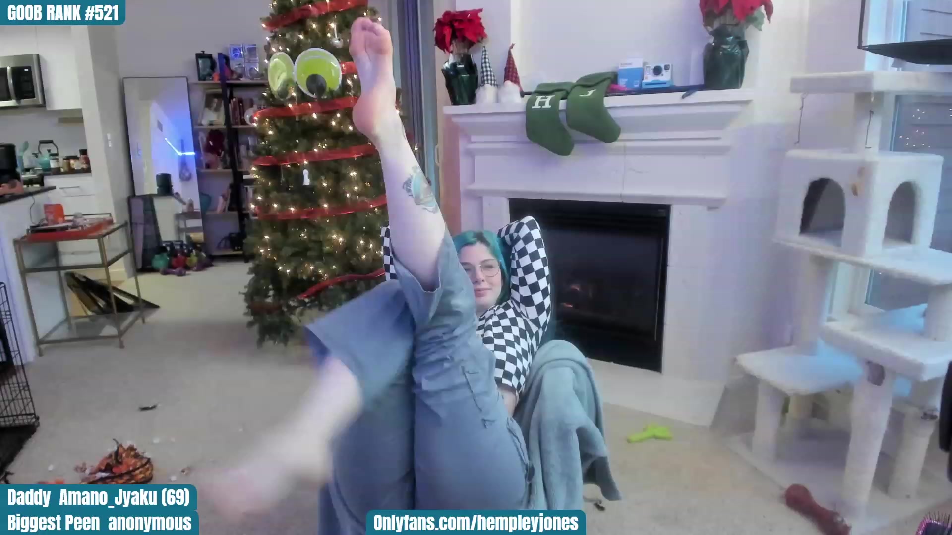 Gallery image thumbnail from SassyMcFucker's myfreecams stream on, 12/17/2022, 24:10 image 17 of 20