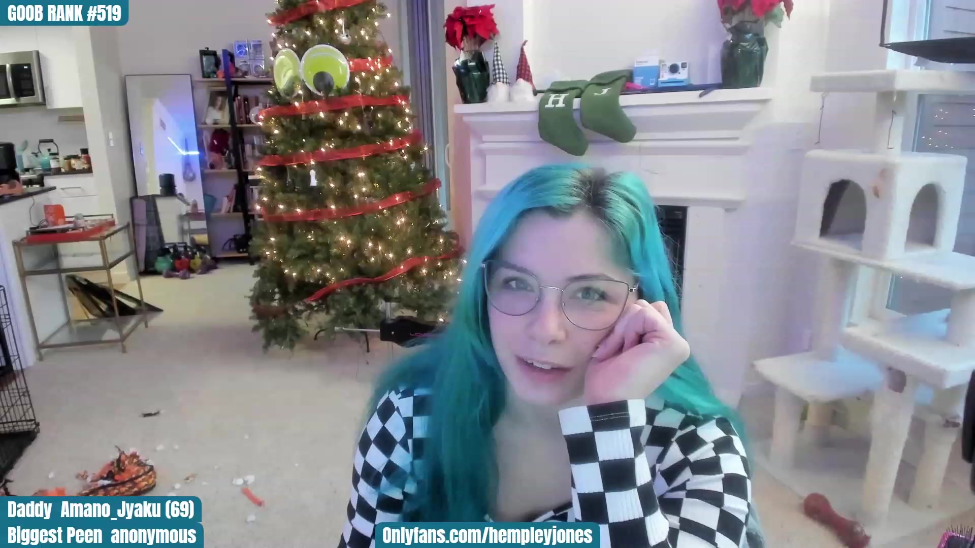 Gallery image thumbnail from SassyMcFucker's myfreecams stream on, 12/17/2022, 24:10 image 18 of 20