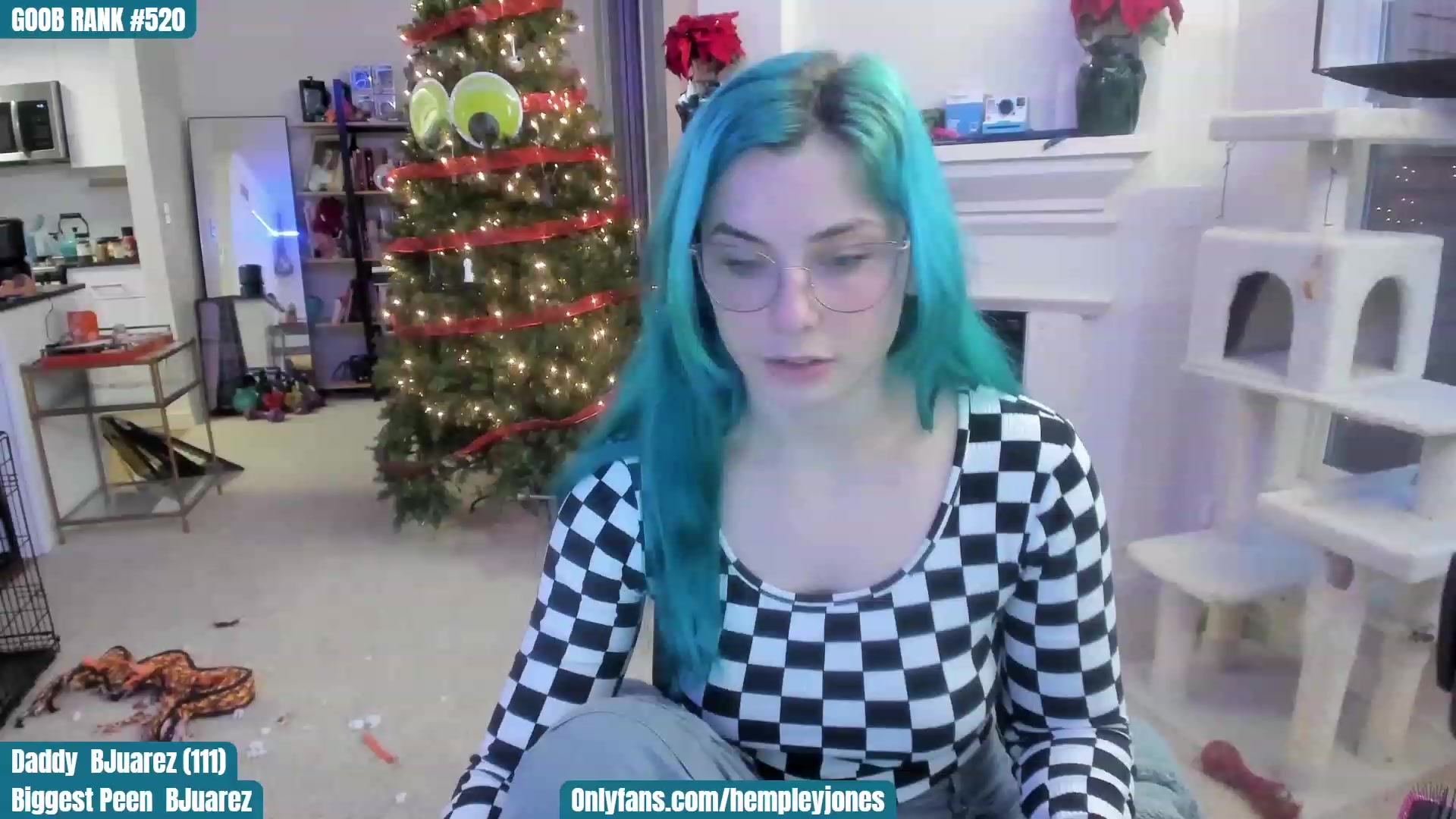 Gallery image thumbnail from SassyMcFucker's myfreecams stream on, 12/17/2022, 24:43 image 8 of 20