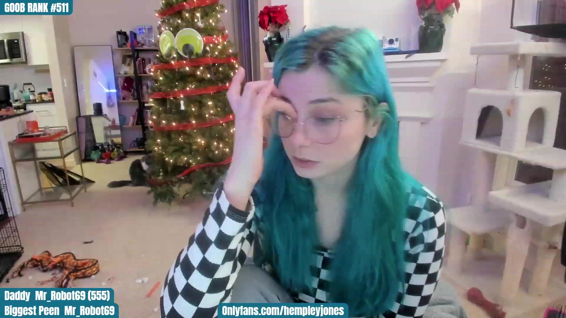 Gallery image thumbnail from SassyMcFucker's myfreecams stream on, 12/17/2022, 24:43 image 16 of 20
