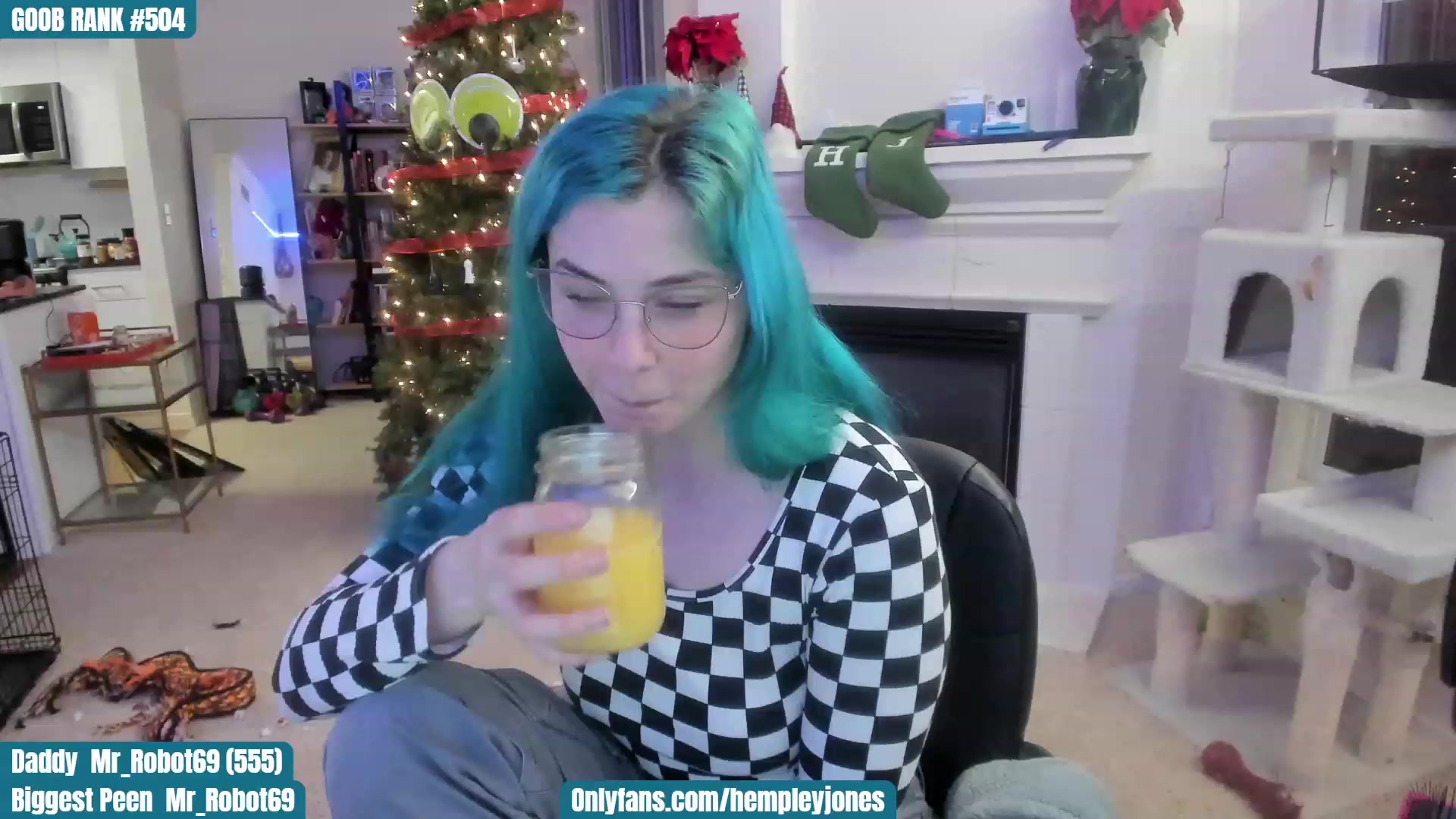 Gallery image thumbnail from SassyMcFucker's myfreecams stream on, 12/17/2022, 03:04 image 2 of 20