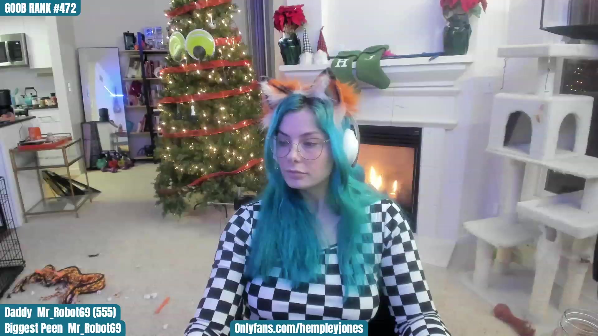 Gallery image thumbnail from SassyMcFucker's myfreecams stream on, 12/17/2022, 03:04 image 13 of 20