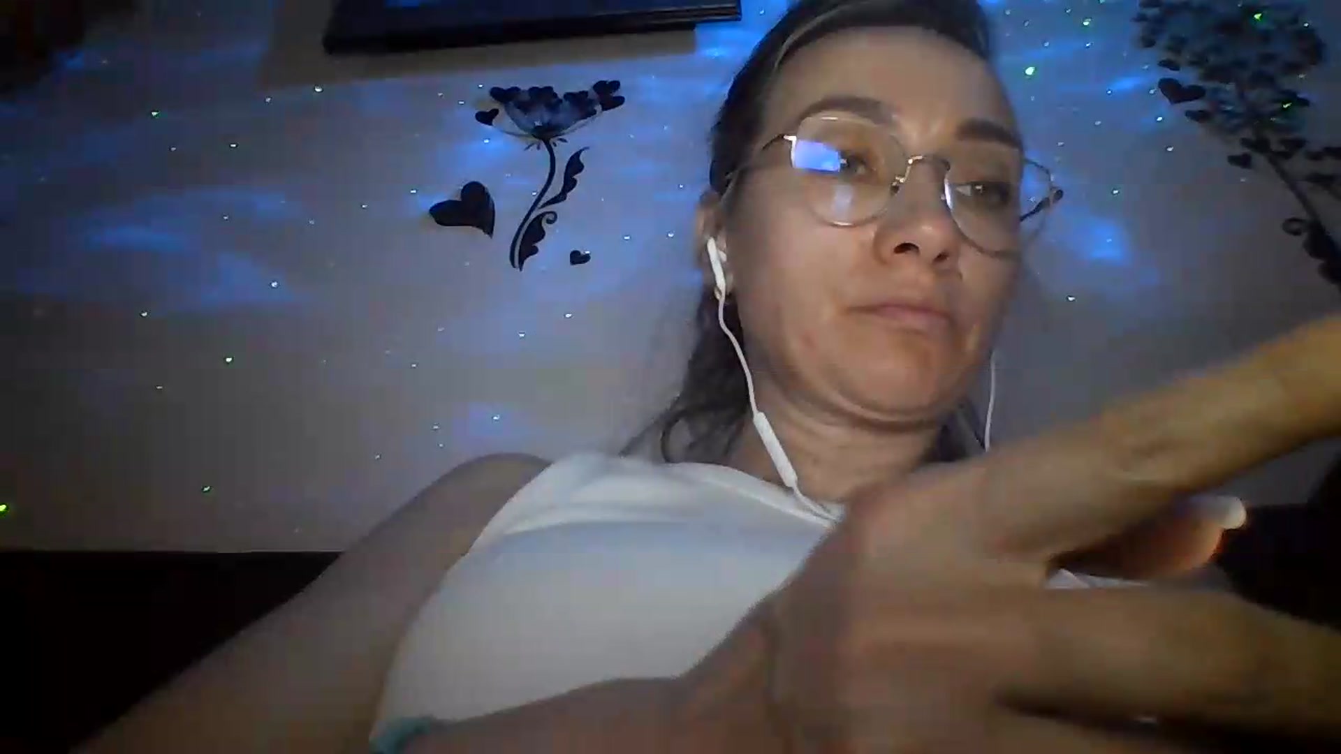 Gallery image thumbnail from SassyOwl's myfreecams stream on, 06/10/2026, 19:17 image 2 of 20