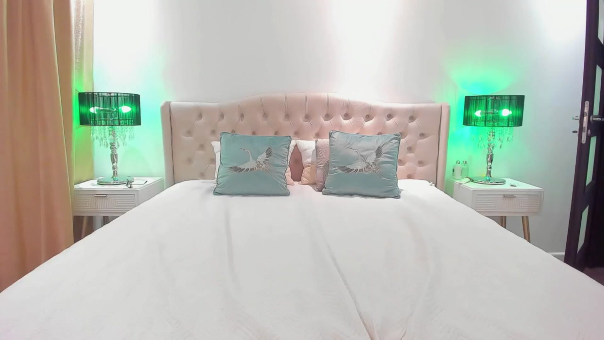 Gallery image thumbnail from SassyR's myfreecams stream on, 06/29/2024, 21:17 image 15 of 20
