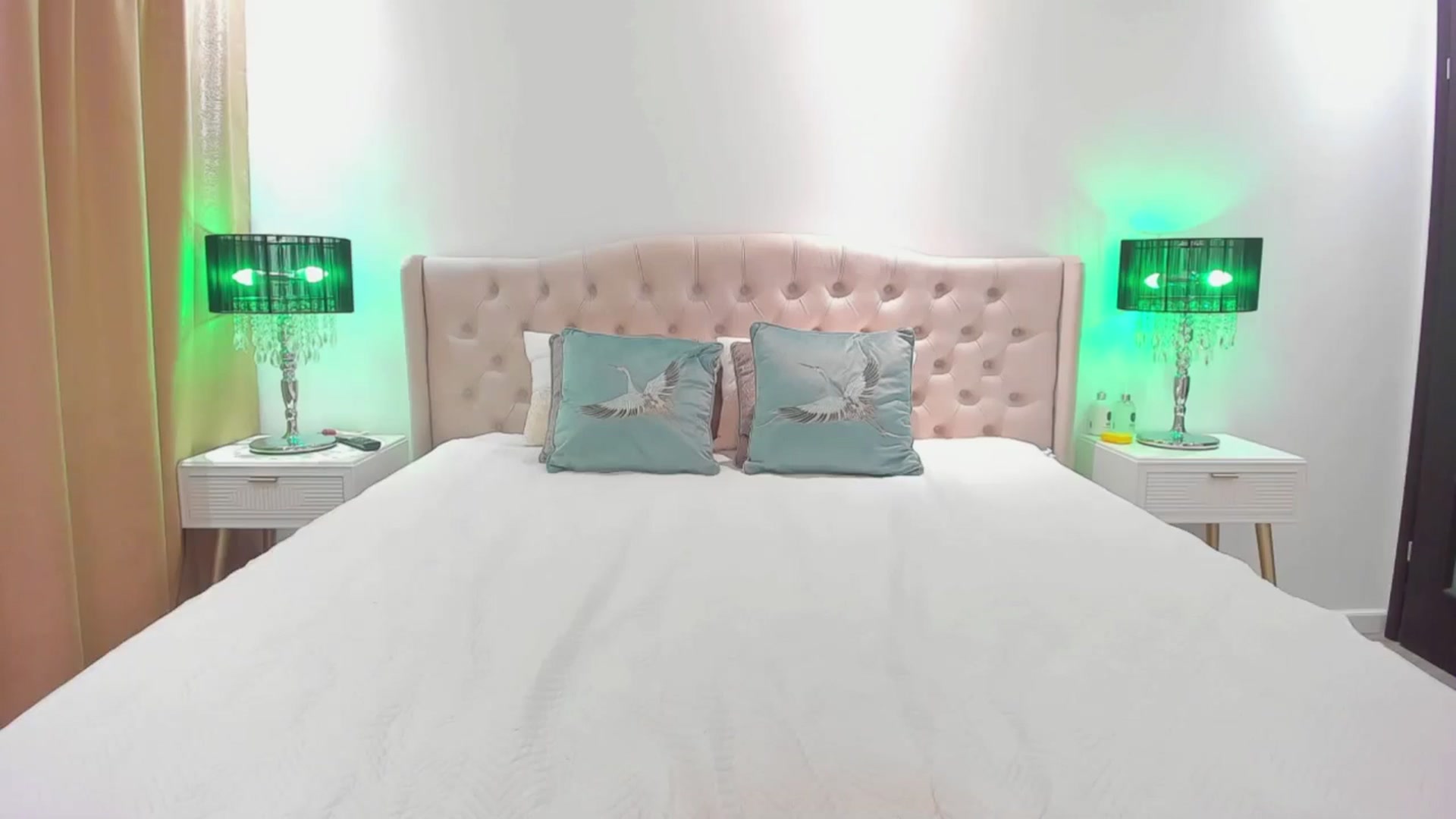 Gallery image thumbnail from SassyR's myfreecams stream on, 08/12/2024, 21:25 image 4 of 20
