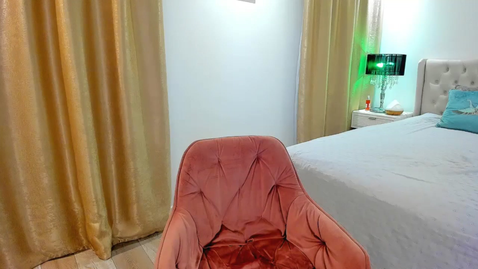 Gallery image thumbnail from SassyR's myfreecams stream on, 05/17/2025, 22:13 image 7 of 20