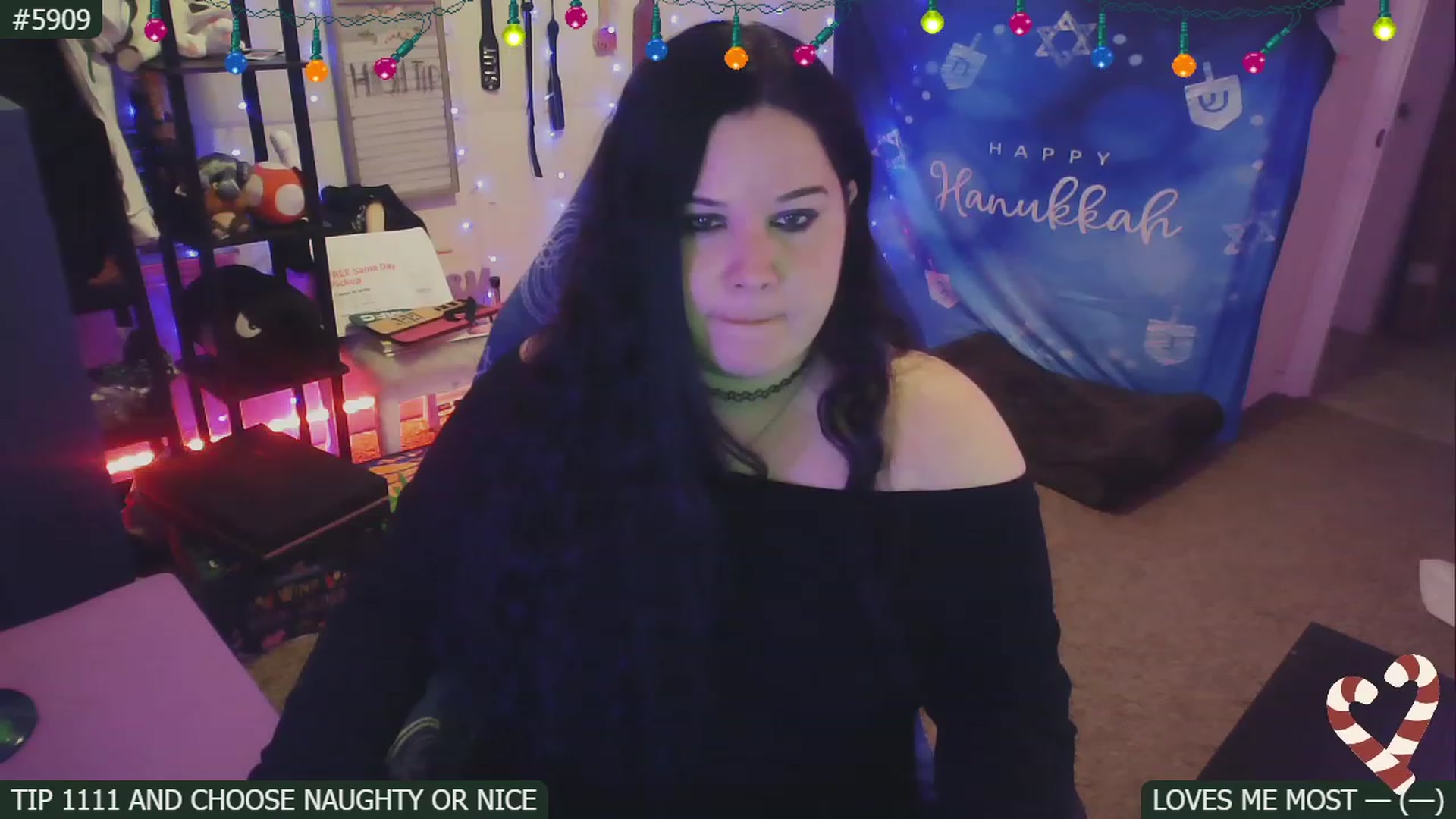 Gallery image thumbnail from SassySarah94's myfreecams stream on, 12/06/2022, 03:32 image 4 of 20