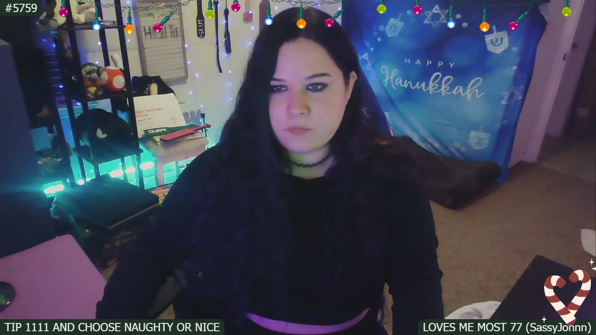 Gallery image thumbnail from SassySarah94's myfreecams stream on, 12/06/2022, 03:32 image 8 of 20