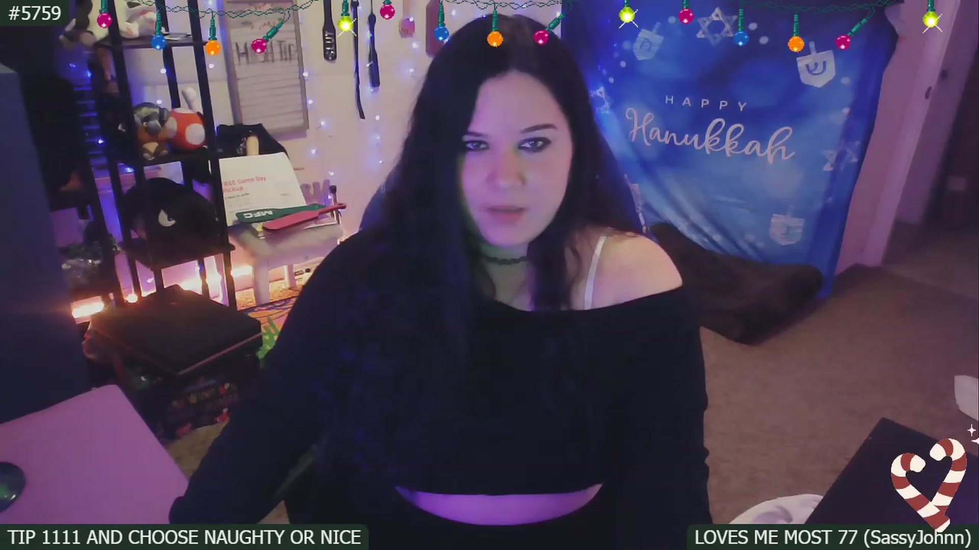 Gallery image thumbnail from SassySarah94's myfreecams stream on, 12/06/2022, 03:32 image 10 of 20