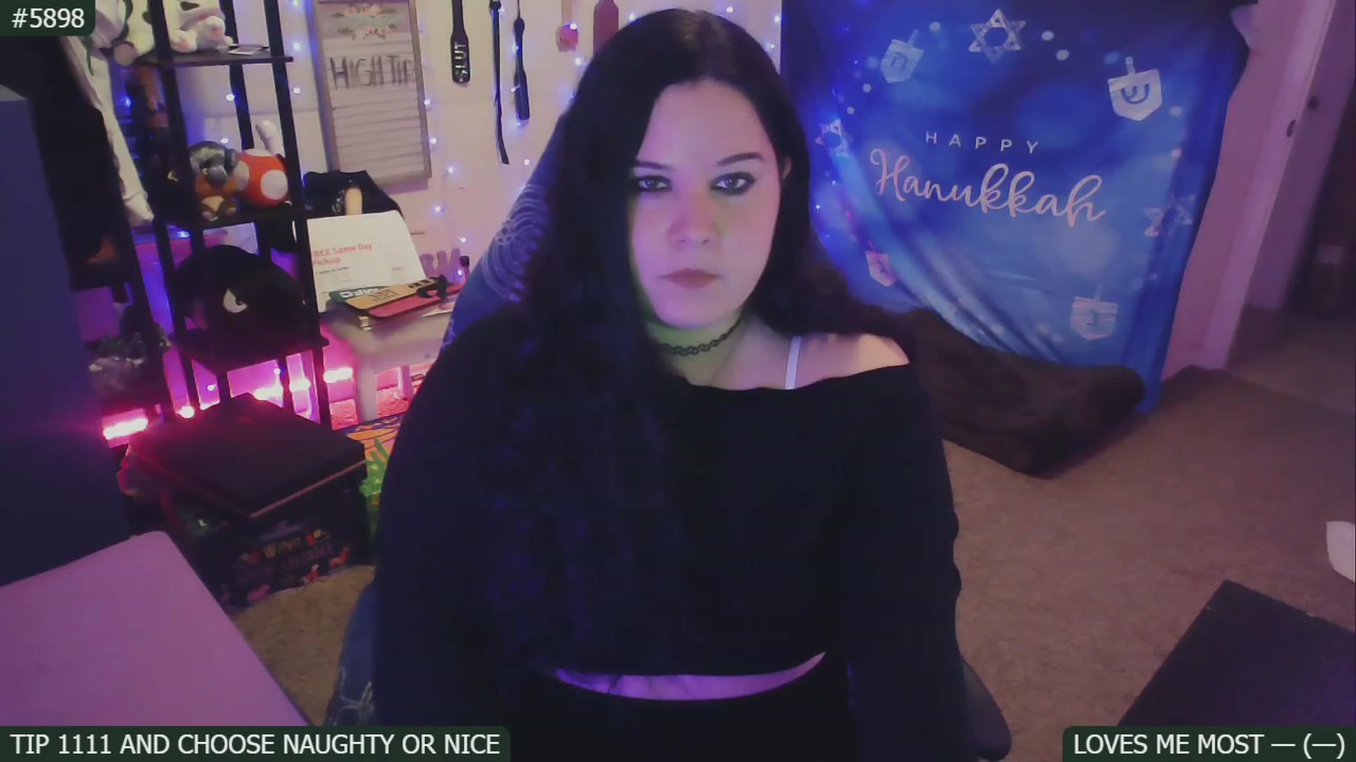 Gallery image thumbnail from SassySarah94's myfreecams stream on, 12/06/2022, 03:32 image 1 of 20