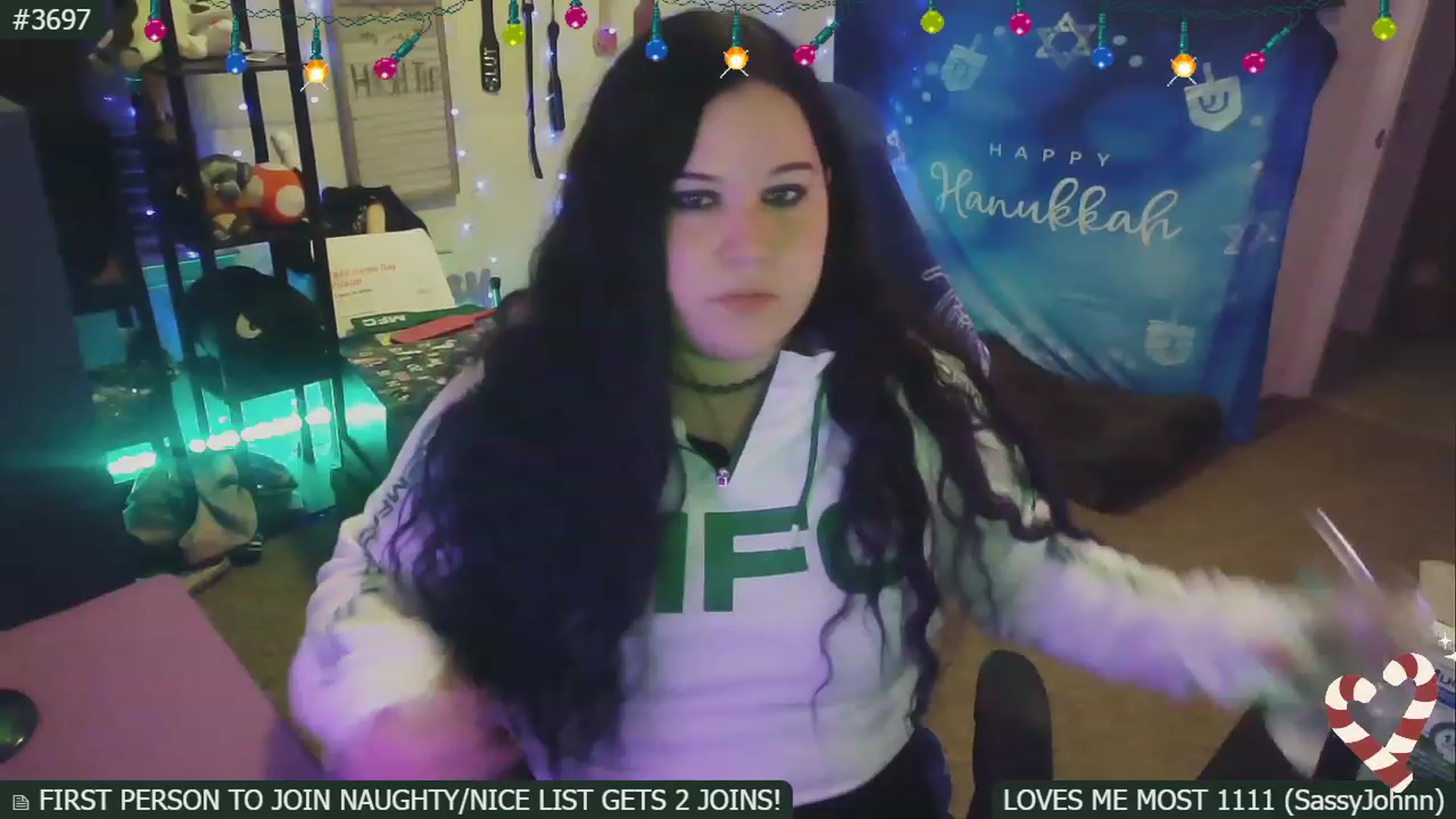Gallery image thumbnail from SassySarah94's myfreecams stream on, 12/06/2022, 03:32 image 20 of 20