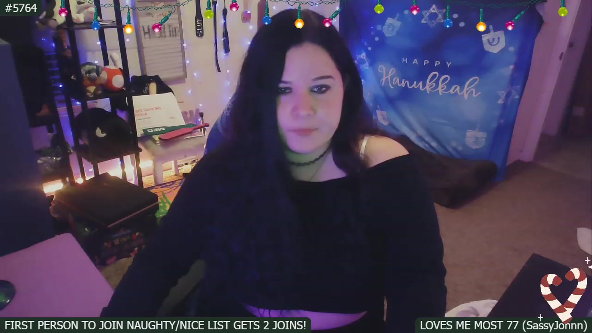 Gallery image thumbnail from SassySarah94's myfreecams stream on, 12/06/2022, 03:32 image 13 of 20