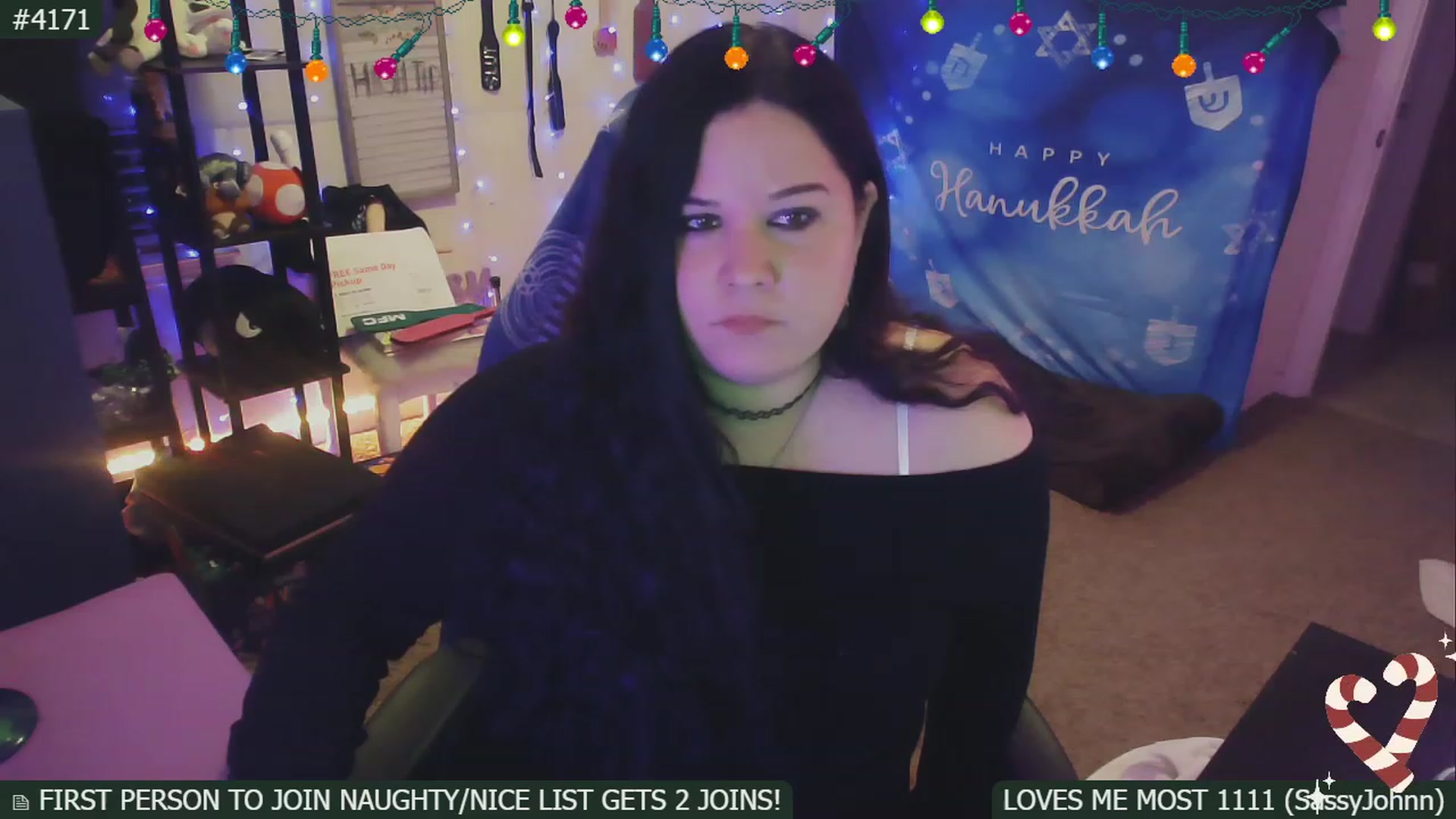 Gallery image thumbnail from SassySarah94's myfreecams stream on, 12/06/2022, 03:32 image 16 of 20