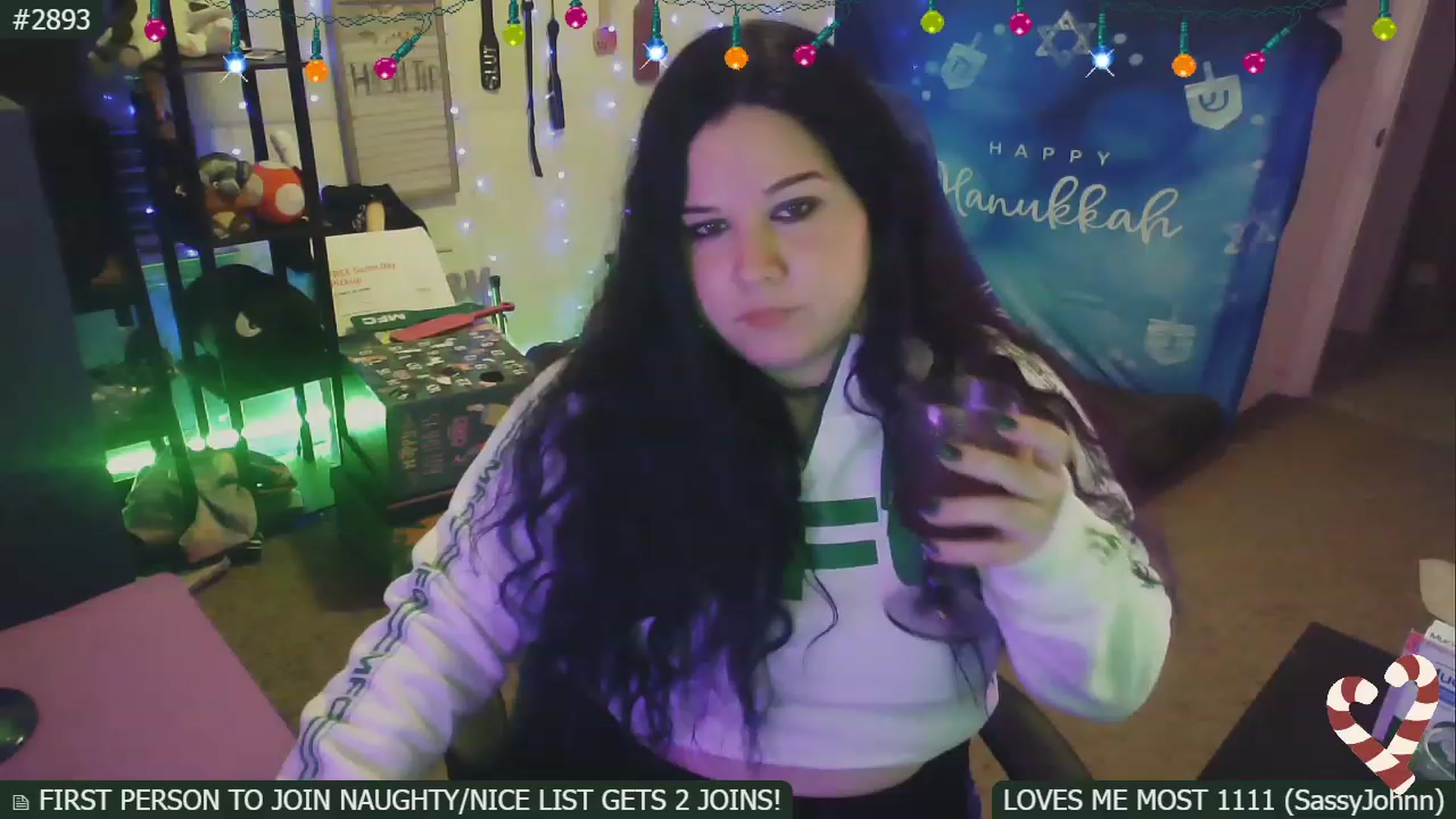 Gallery image thumbnail from SassySarah94's myfreecams stream on, 12/06/2022, 03:43 image 11 of 20