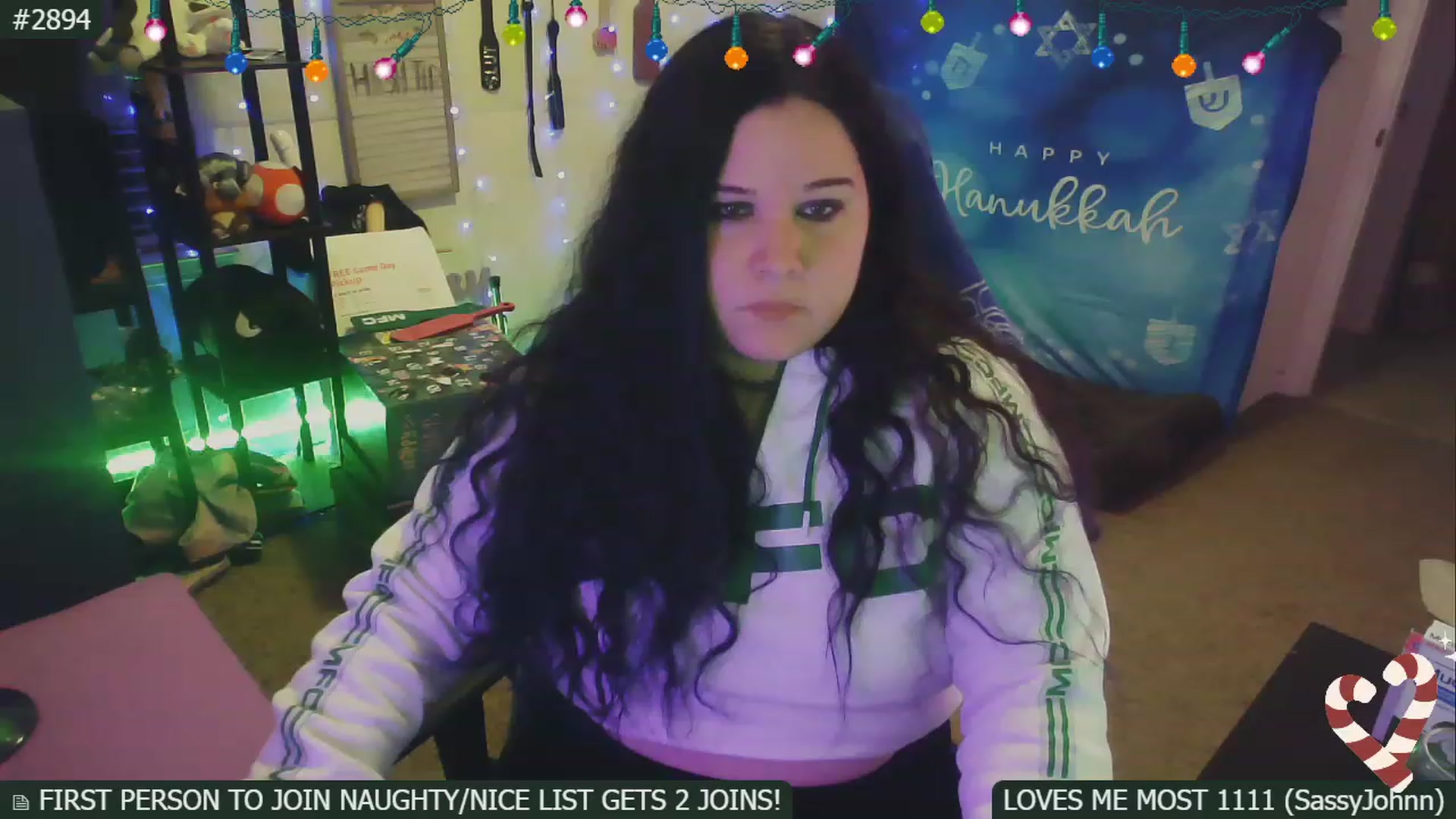 Gallery image thumbnail from SassySarah94's myfreecams stream on, 12/06/2022, 03:43 image 13 of 20