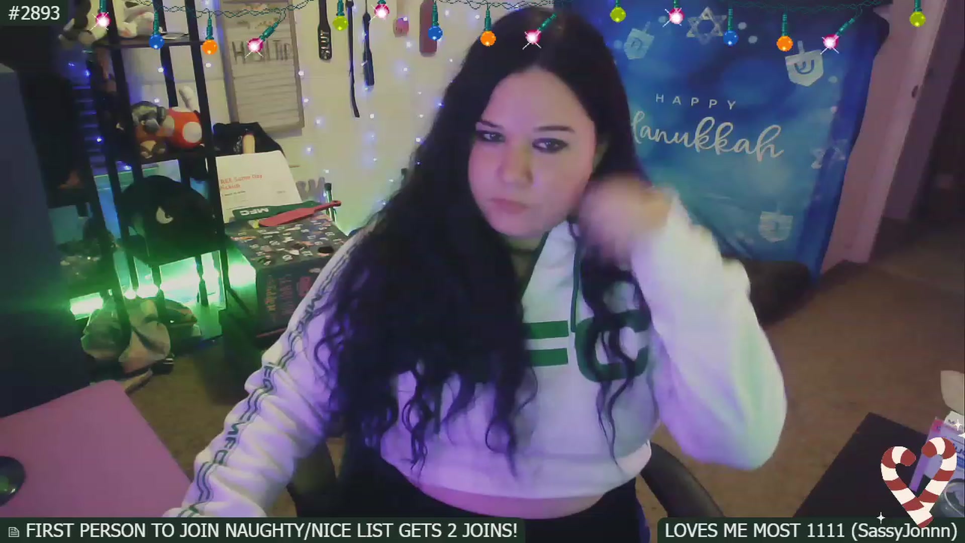 Gallery image thumbnail from SassySarah94's myfreecams stream on, 12/06/2022, 03:43 image 9 of 20