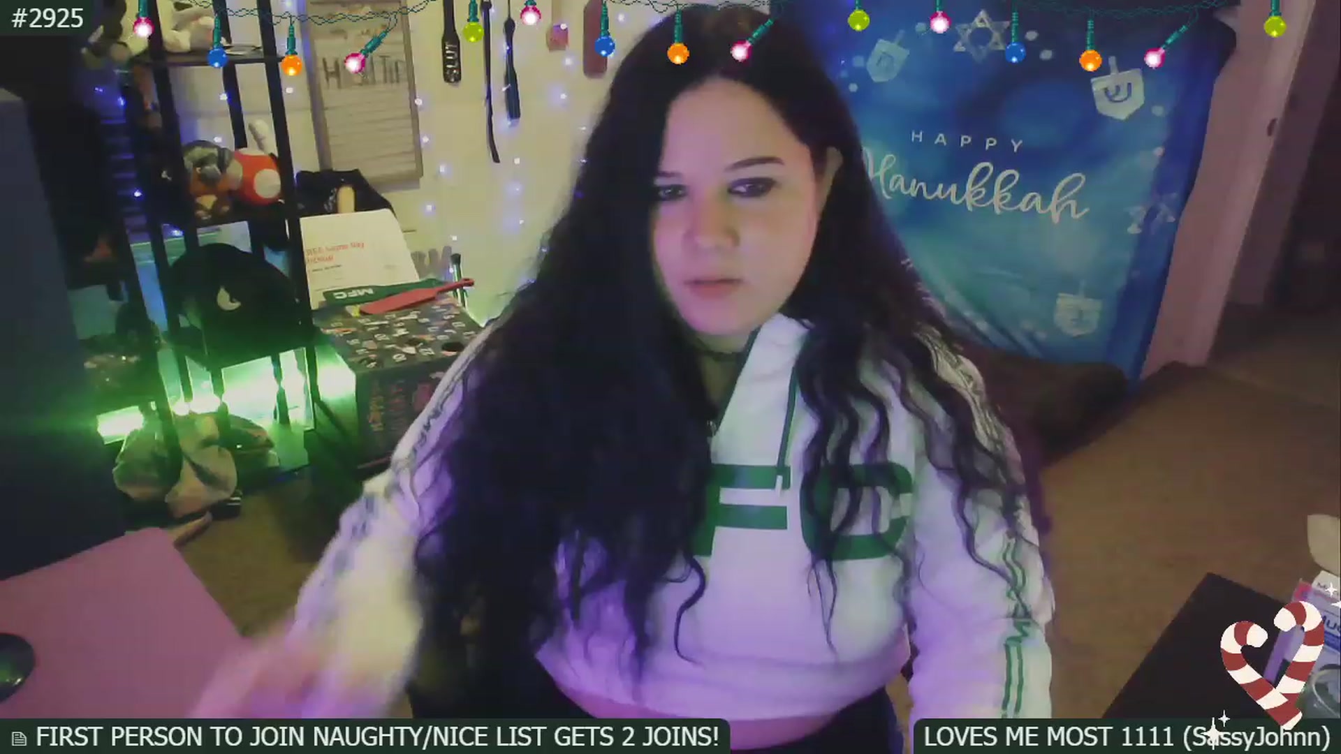 Gallery image thumbnail from SassySarah94's myfreecams stream on, 12/06/2022, 03:43 image 5 of 20