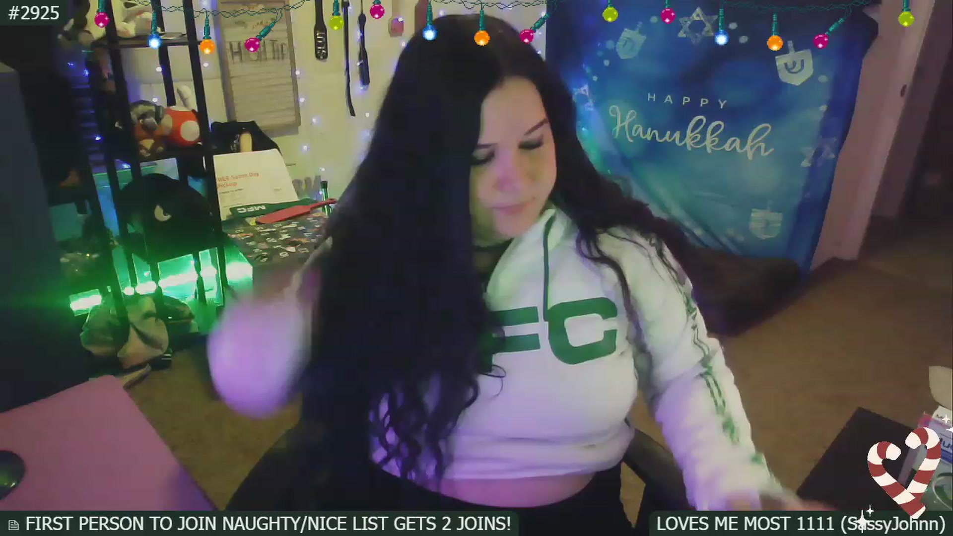 Gallery image thumbnail from SassySarah94's myfreecams stream on, 12/06/2022, 03:43 image 2 of 20