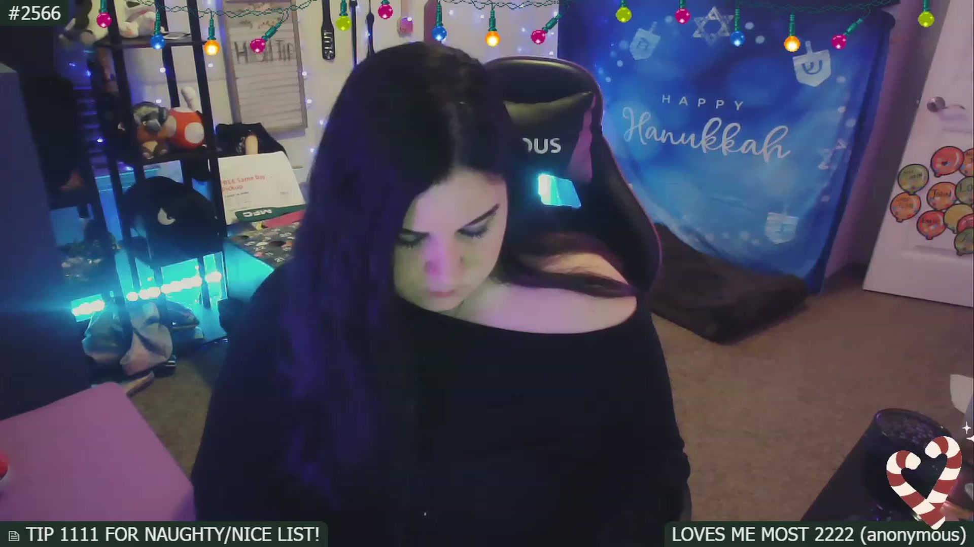 Gallery image thumbnail from SassySarah94's myfreecams stream on, 12/13/2022, 04:41 image 19 of 20