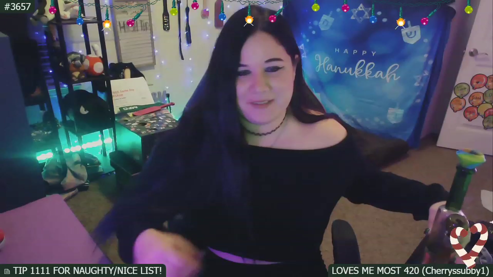 Gallery image thumbnail from SassySarah94's myfreecams stream on, 12/13/2022, 04:41 image 5 of 20