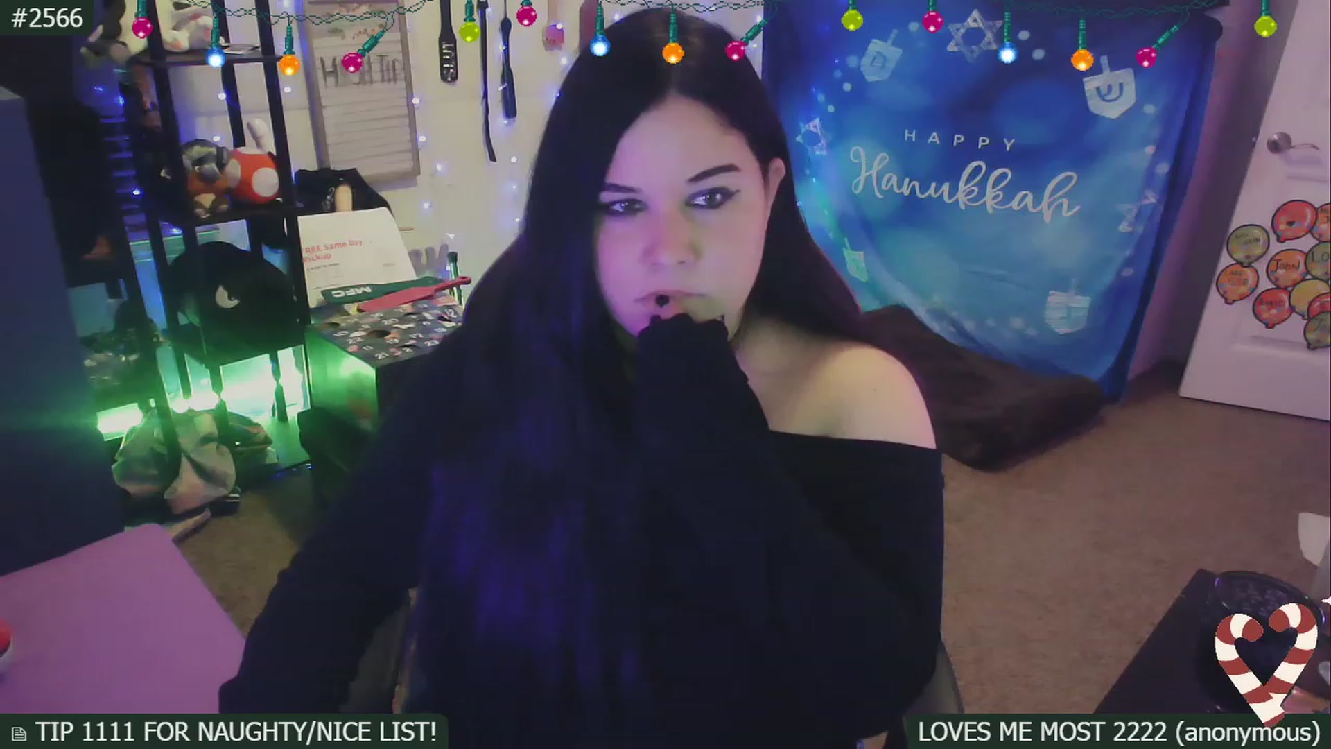 Gallery image thumbnail from SassySarah94's myfreecams stream on, 12/13/2022, 04:41 image 20 of 20