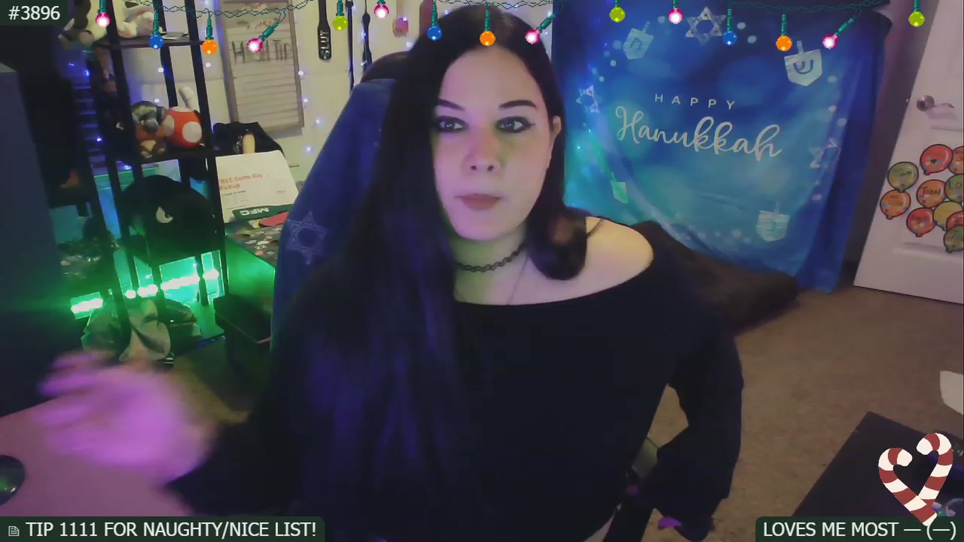 Gallery image thumbnail from SassySarah94's myfreecams stream on, 12/13/2022, 04:41 image 1 of 20