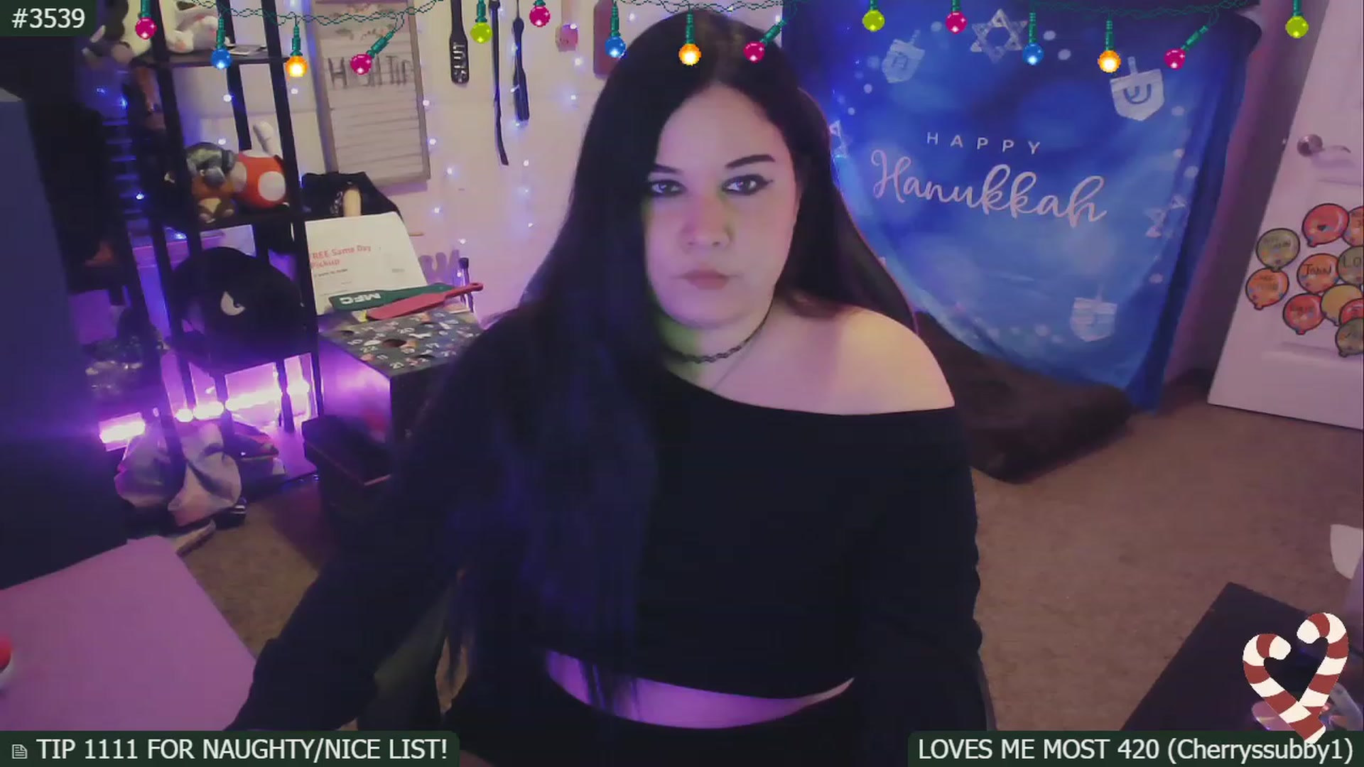 Gallery image thumbnail from SassySarah94's myfreecams stream on, 12/13/2022, 04:41 image 6 of 20