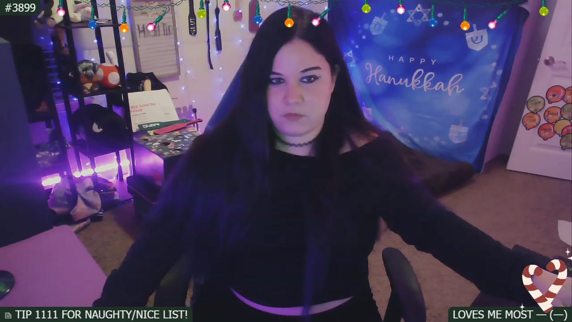 Gallery image thumbnail from SassySarah94's myfreecams stream on, 12/13/2022, 04:41 image 3 of 20