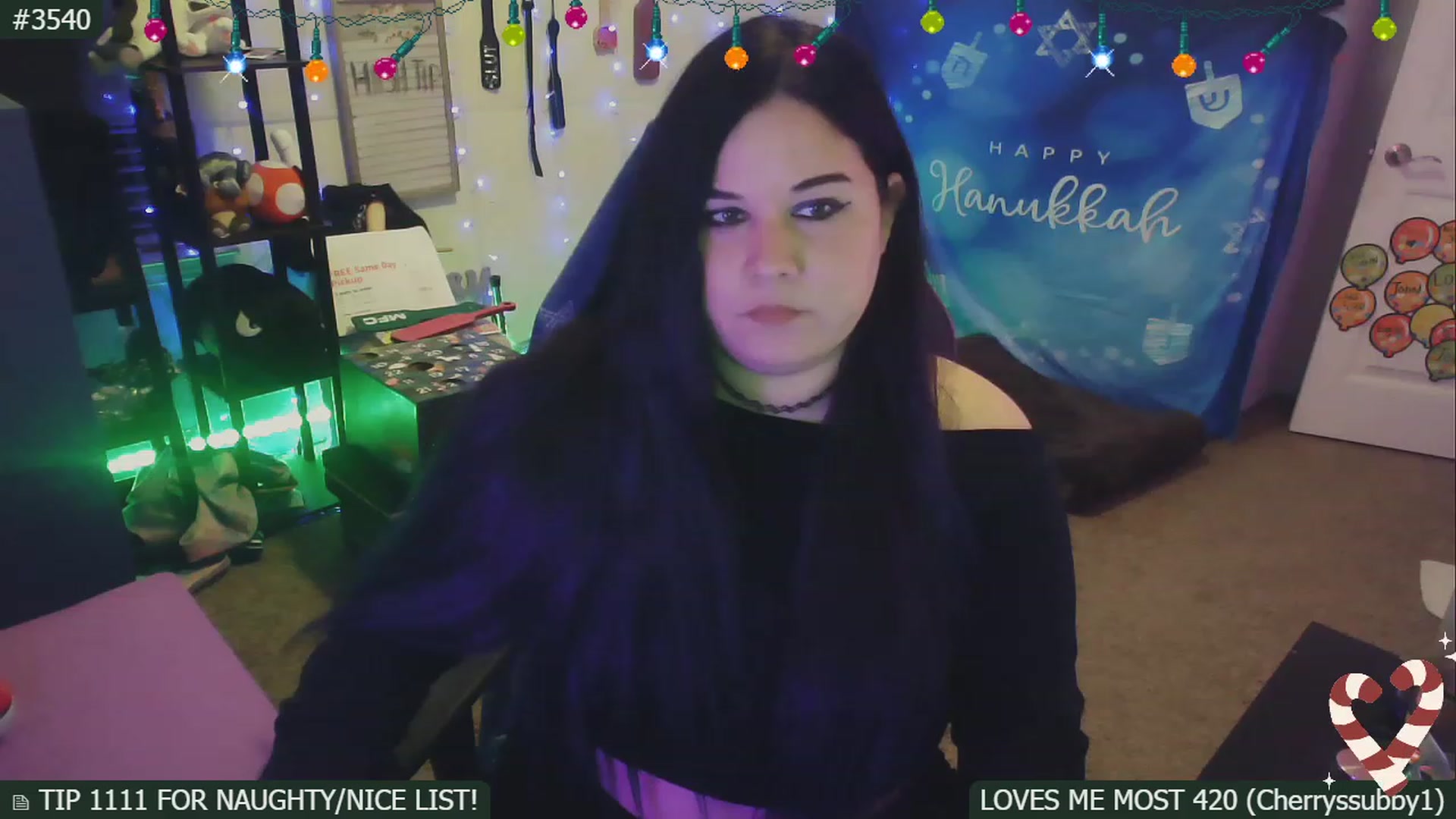 Gallery image thumbnail from SassySarah94's myfreecams stream on, 12/13/2022, 04:41 image 8 of 20