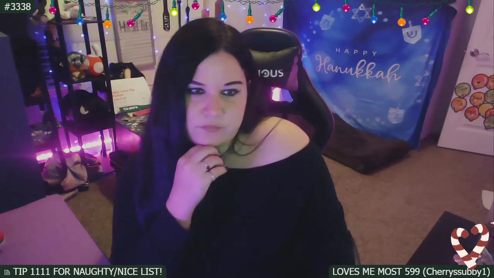 Gallery image thumbnail from SassySarah94's myfreecams stream on, 12/13/2022, 04:41 image 10 of 20