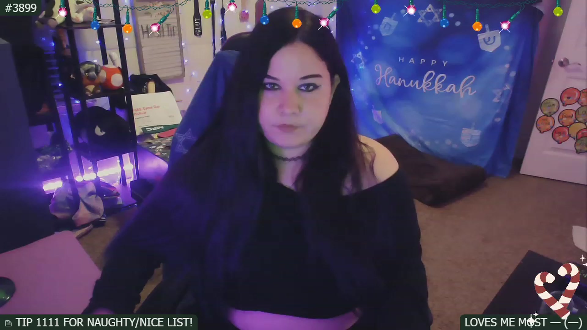 Gallery image thumbnail from SassySarah94's myfreecams stream on, 12/13/2022, 04:41 image 2 of 20