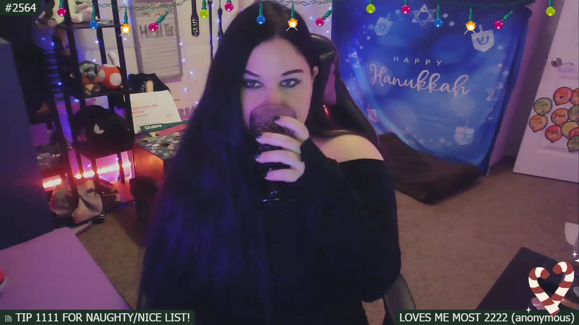Gallery image thumbnail from SassySarah94's myfreecams stream on, 12/13/2022, 04:41 image 18 of 20
