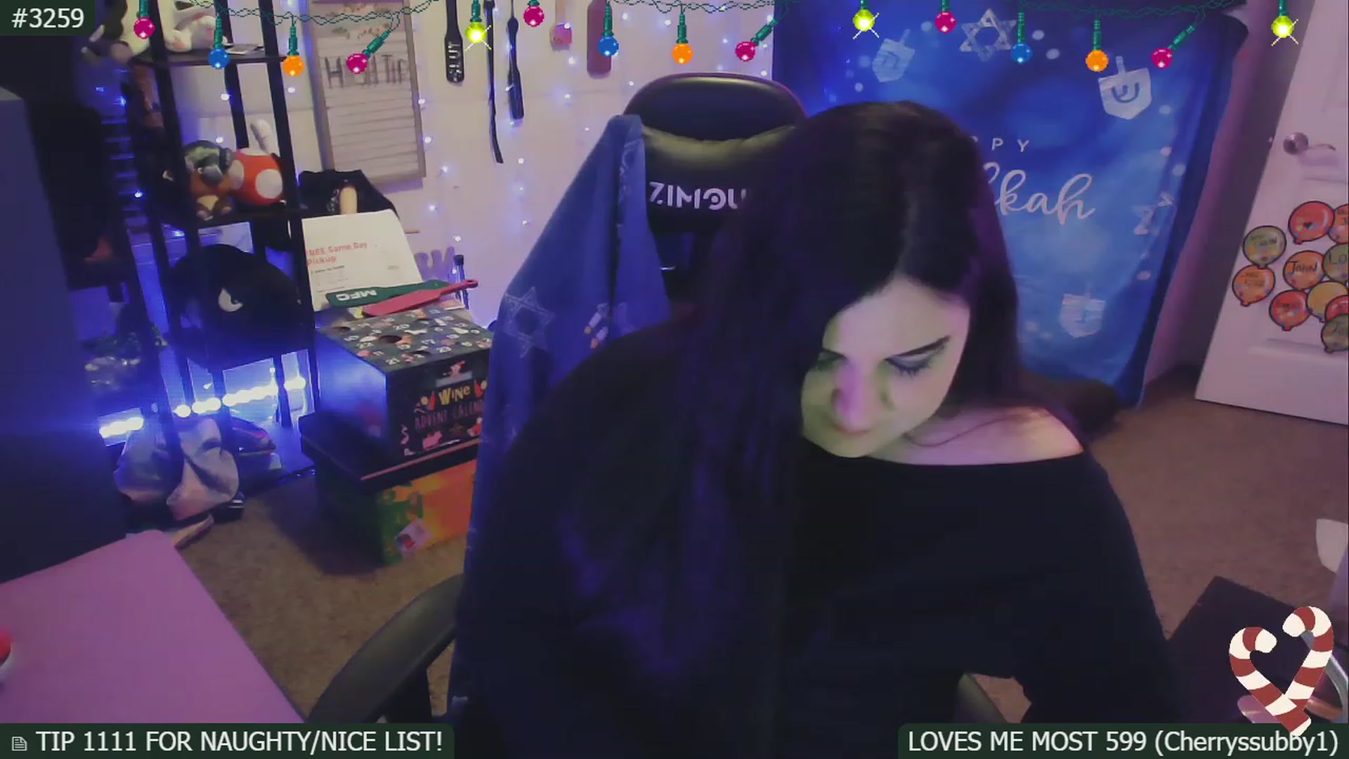 Gallery image thumbnail from SassySarah94's myfreecams stream on, 12/13/2022, 04:41 image 11 of 20