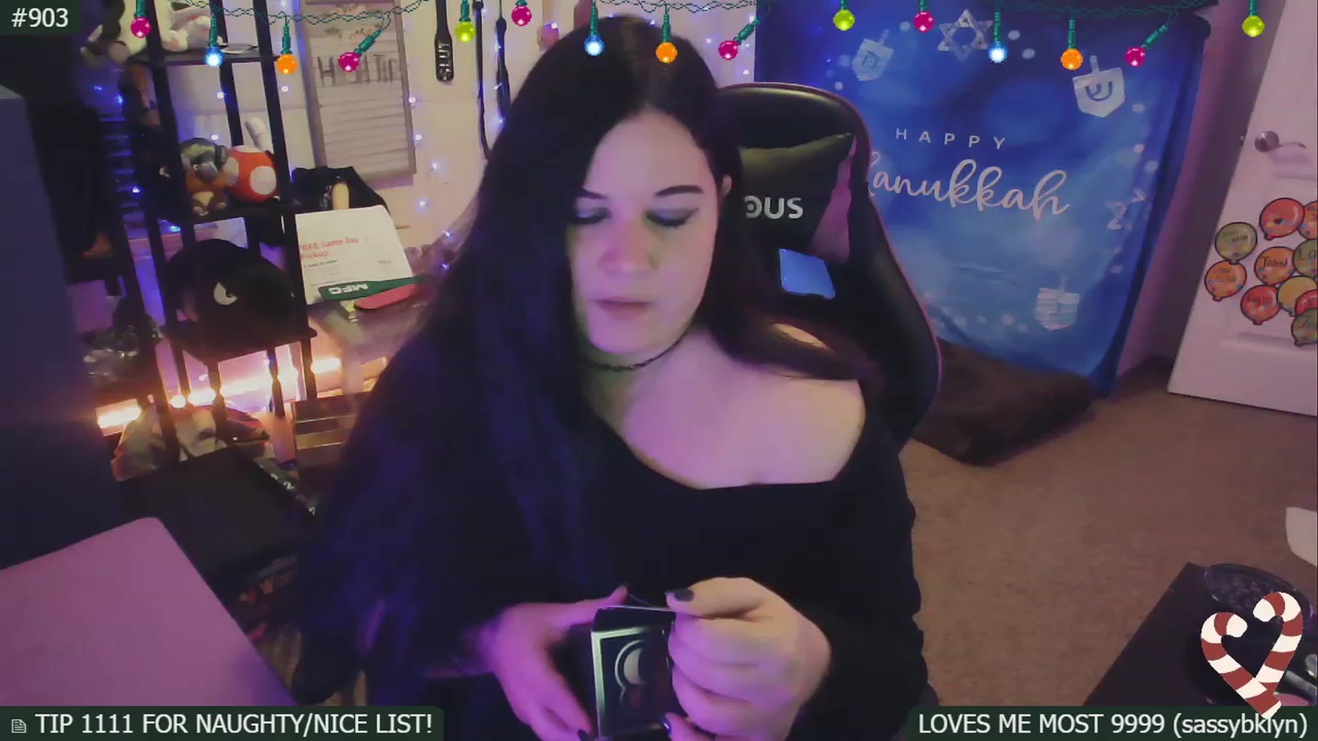 Gallery image thumbnail from SassySarah94's myfreecams stream on, 12/14/2022, 22:46 image 15 of 20