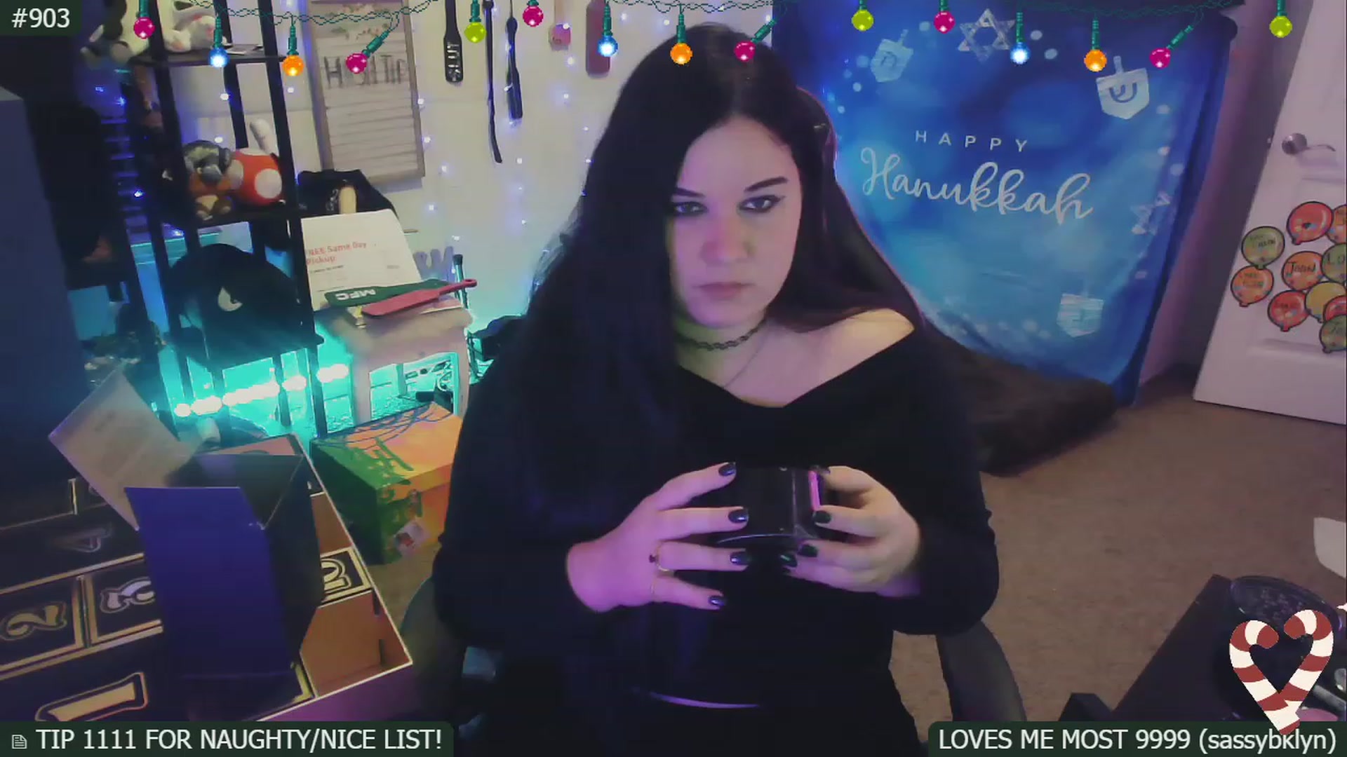 Gallery image thumbnail from SassySarah94's myfreecams stream on, 12/14/2022, 22:46 image 13 of 20