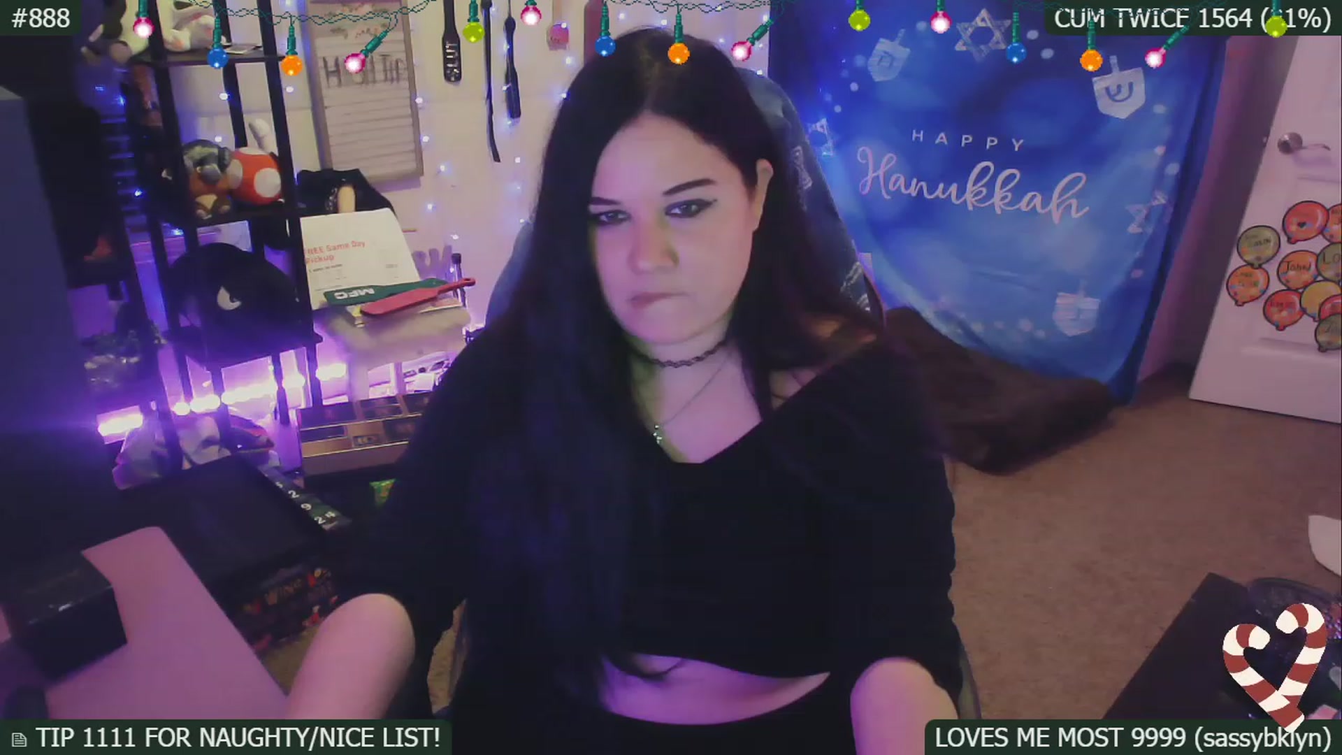 Gallery image thumbnail from SassySarah94's myfreecams stream on, 12/14/2022, 22:46 image 20 of 20