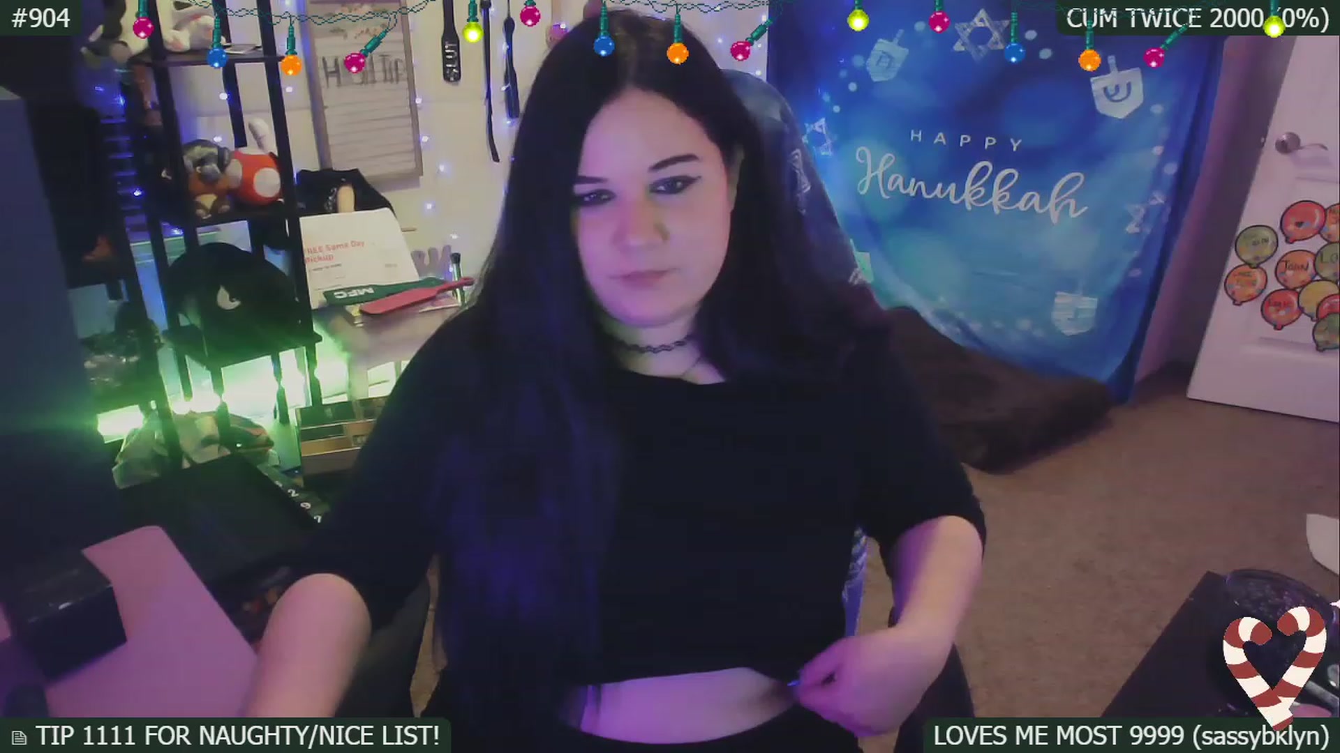 Gallery image thumbnail from SassySarah94's myfreecams stream on, 12/14/2022, 22:46 image 18 of 20