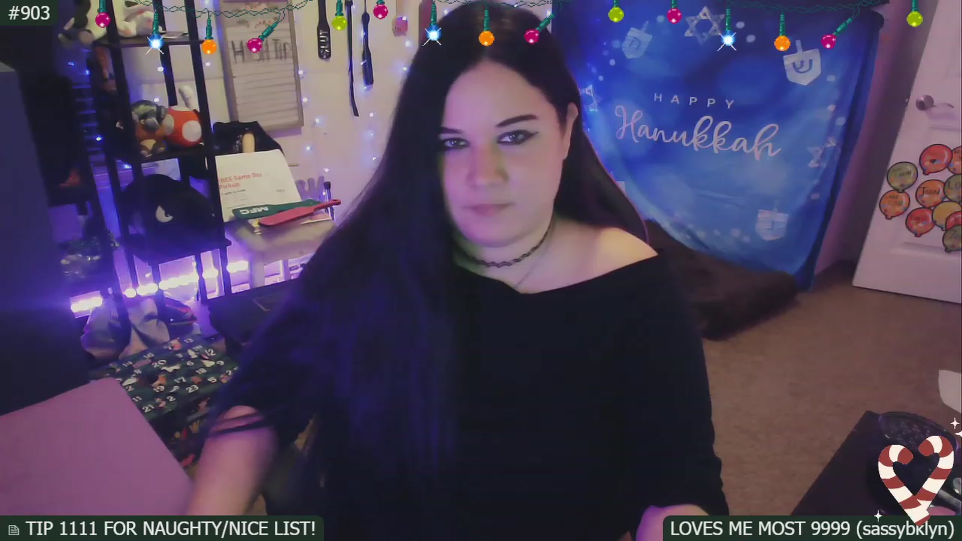 Gallery image thumbnail from SassySarah94's myfreecams stream on, 12/14/2022, 22:46 image 14 of 20