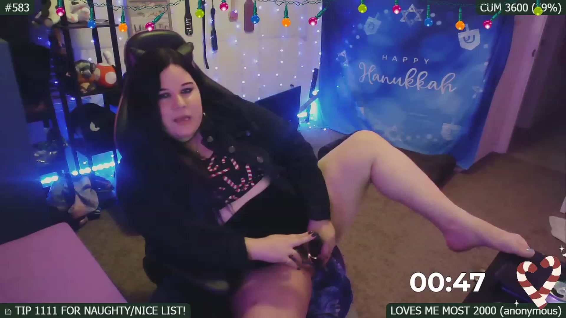 Gallery image thumbnail from SassySarah94's myfreecams stream on, 12/16/2022, 06:15 image 18 of 20