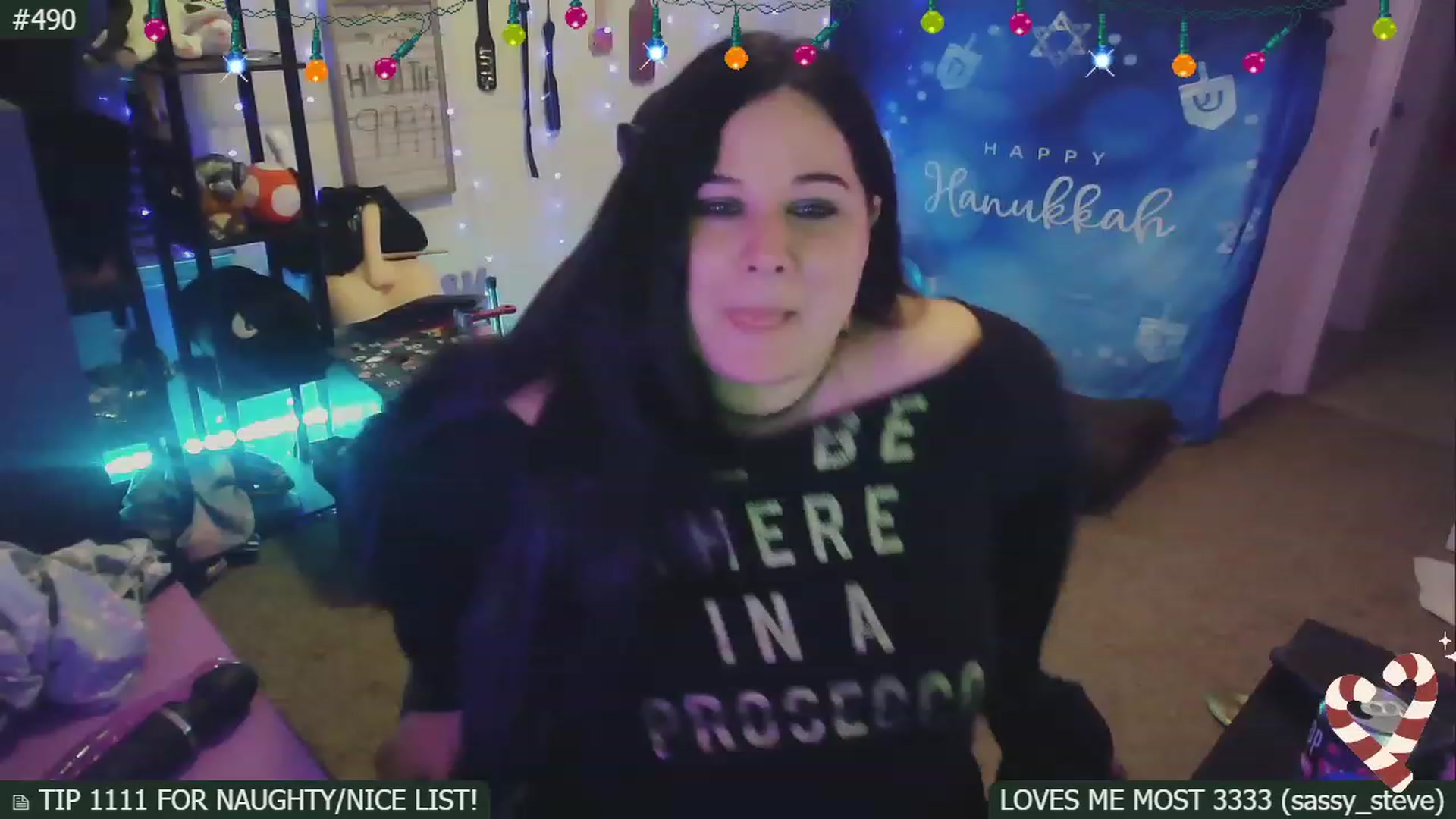 Gallery image thumbnail from SassySarah94's myfreecams stream on, 12/16/2022, 07:09 image 13 of 20