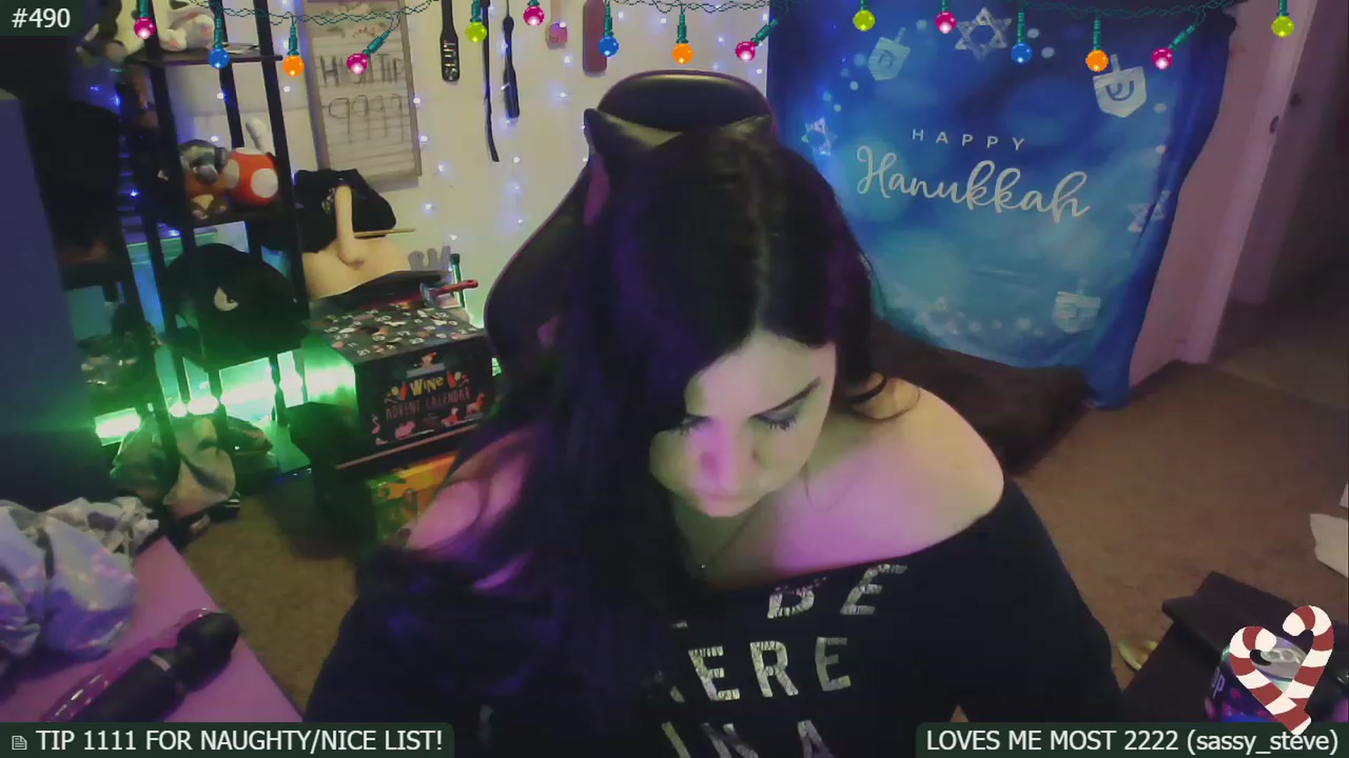 Gallery image thumbnail from SassySarah94's myfreecams stream on, 12/16/2022, 07:09 image 12 of 20