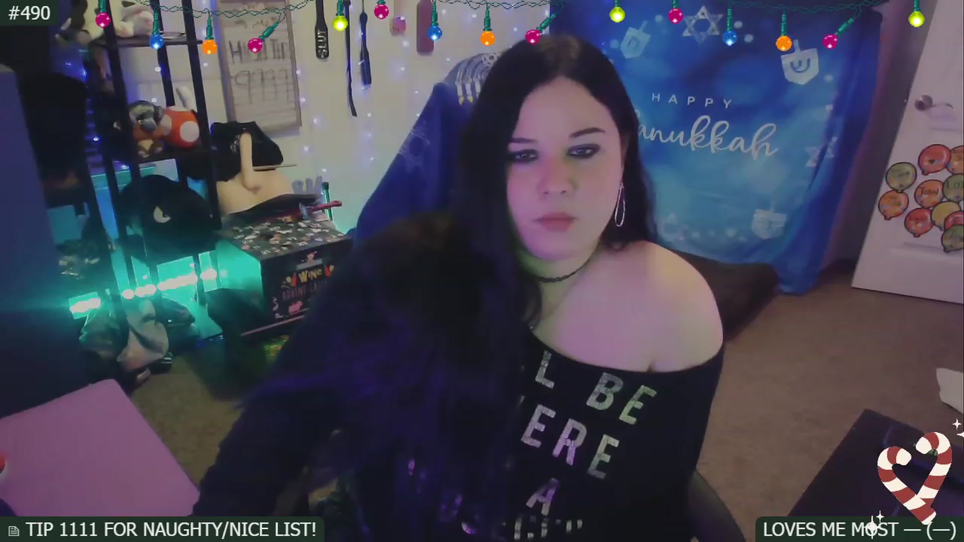 Gallery image thumbnail from SassySarah94's myfreecams stream on, 12/17/2022, 04:52 image 10 of 20