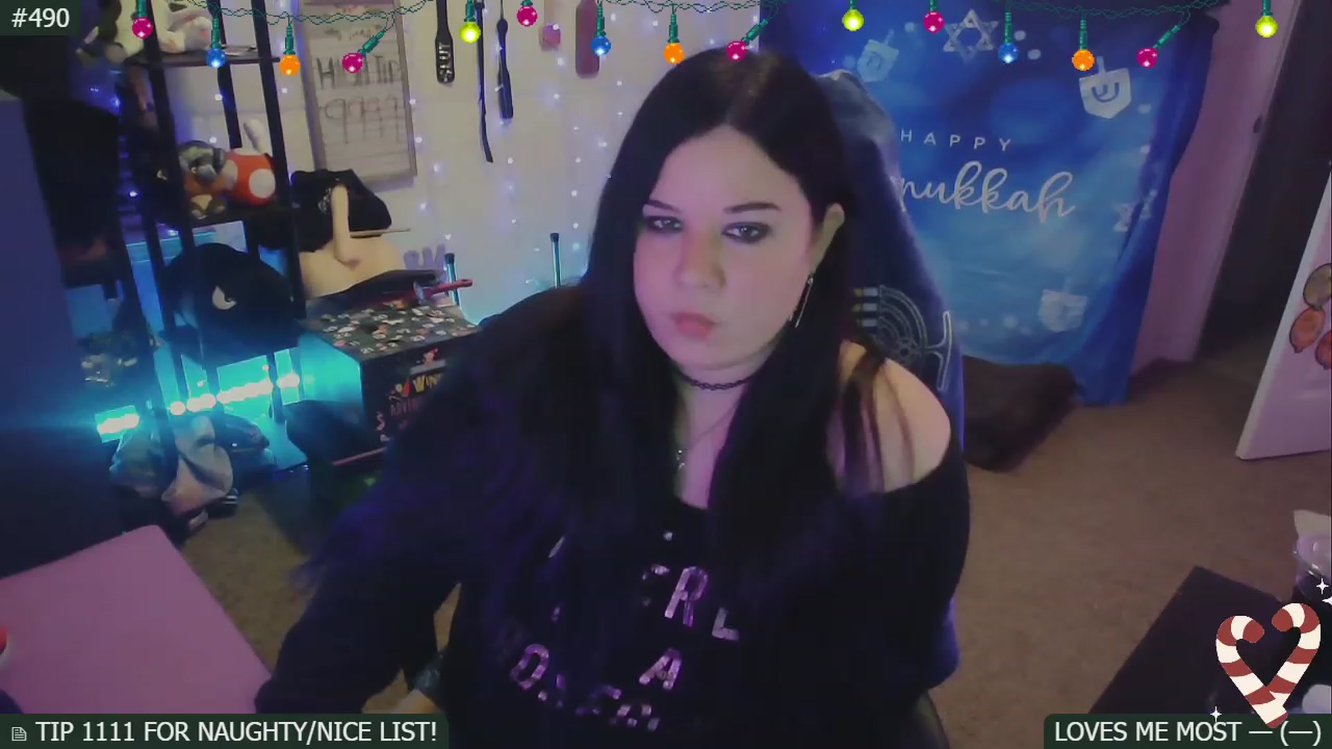 Gallery image thumbnail from SassySarah94's myfreecams stream on, 12/17/2022, 04:52 image 17 of 20