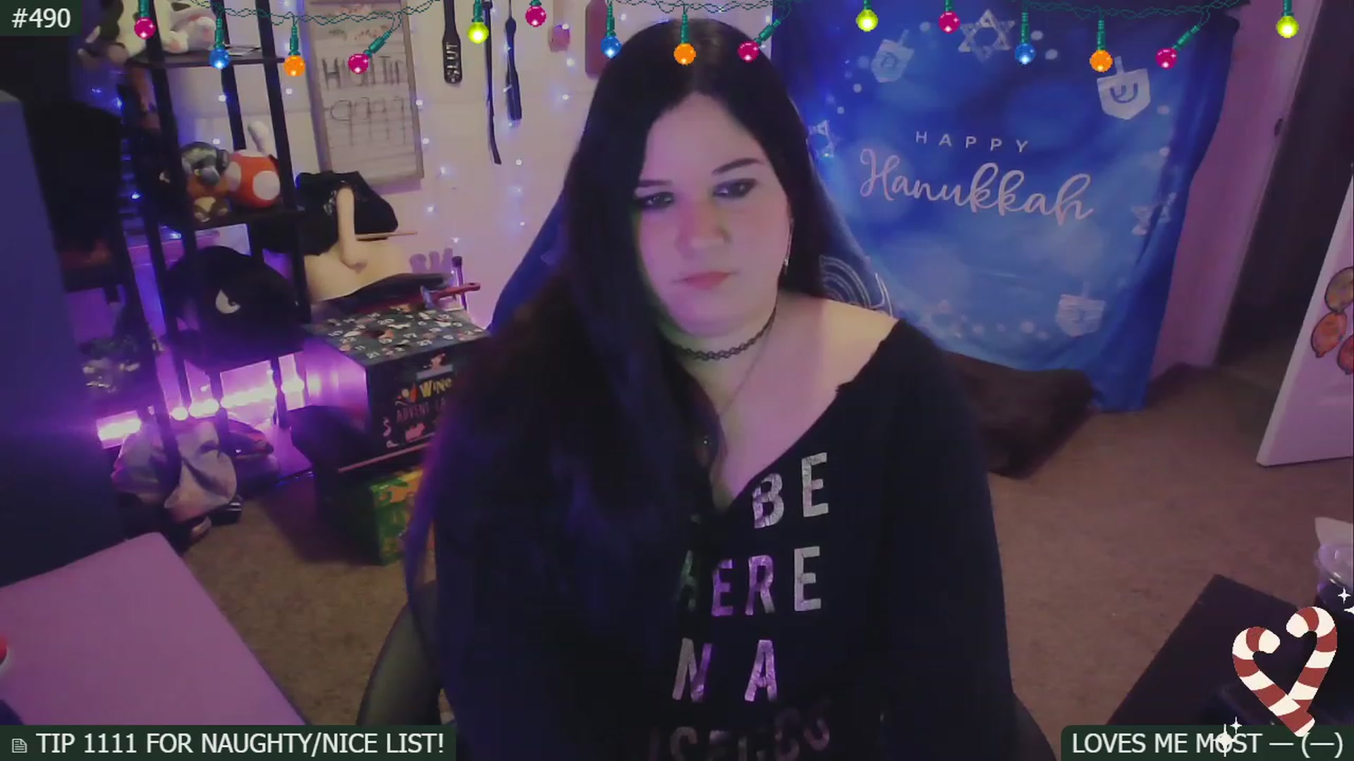 Gallery image thumbnail from SassySarah94's myfreecams stream on, 12/17/2022, 04:52 image 15 of 20